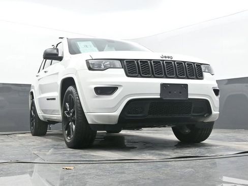 Used 2019 Jeep Grand Cherokee Altitude image 62
