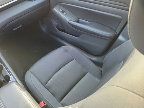 Used 2024 Nissan Altima 2.5 SV image 4