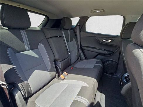 Used 2025 Chevrolet Blazer LT FWD image 18