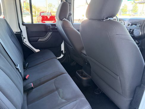 Used 2018 Jeep Wrangler Unlimited Sport S image 20