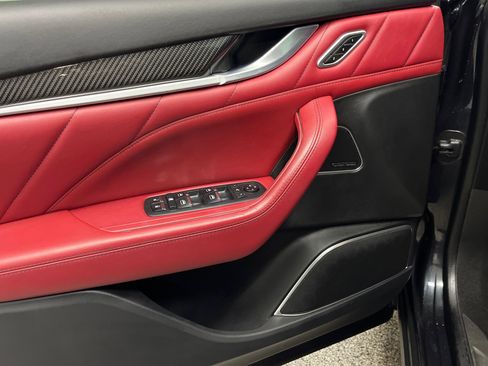 Used 2020 Maserati Levante S GranSport image 21