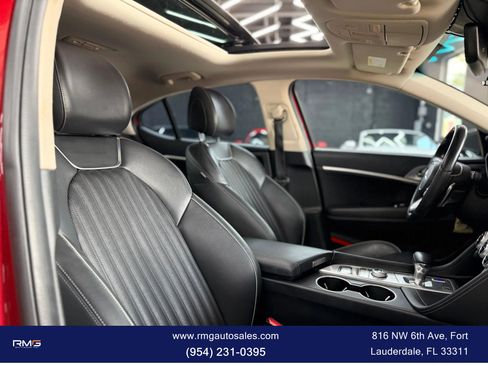 Used 2022 Genesis G70 2.0T w/ Prestige Package AWD/4WD image 16