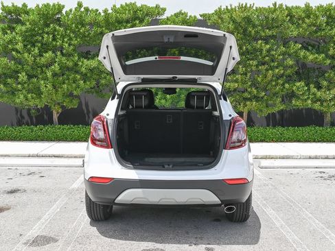 Used 2022 Buick Encore Preferred w/ Safety Package FWD image 9