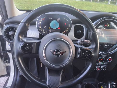 Used 2023 MINI Cooper 4-Door Hardtop FWD image 11