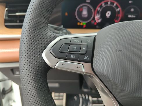 New 2026 Volkswagen Tiguan SEL R-Line image 41