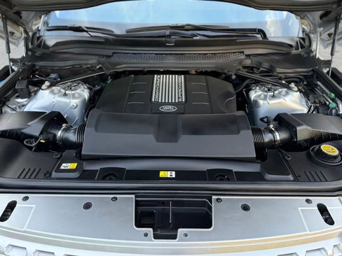 Used 2016 Land Rover Range Rover HSE image 32