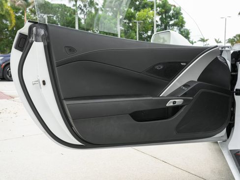 Used 2014 Chevrolet Corvette Stingray Coupe RWD image 16