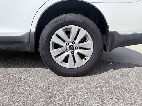 Used 2017 Subaru Outback 2.5i AWD/4WD image 8