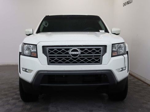 Used 2024 Nissan Frontier SV w/ SV Convenience Package image 2