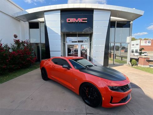 Used 2021 Chevrolet Camaro LT w/ 1LE Track Performance Package image 8