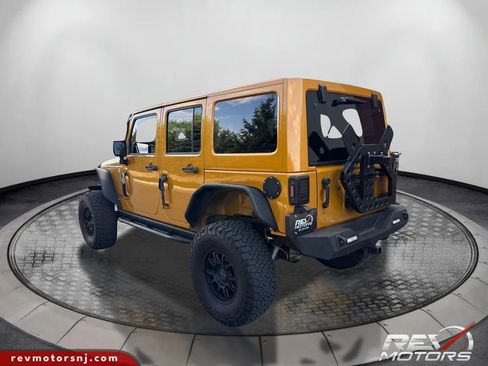 Used 2014 Jeep Wrangler Unlimited Sahara AWD/4WD image 3
