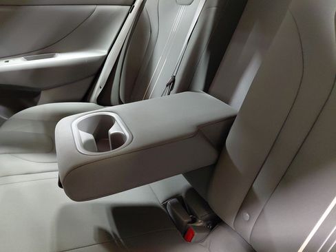 Used 2025 Hyundai Elantra SEL FWD image 19