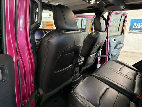 Used 2021 Jeep Wrangler Unlimited Sahara w/ Cold Weather Group image 31