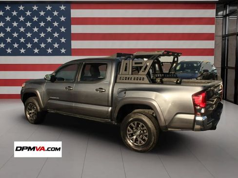Used 2021 Toyota Tacoma SR5 AWD/4WD image 5