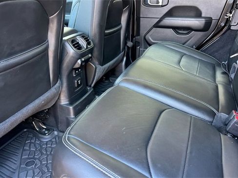 Used 2023 Jeep Wrangler Unlimited Sahara image 13