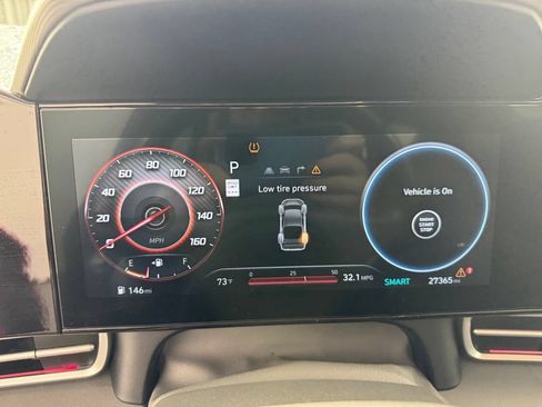 Used 2025 Hyundai Elantra SEL FWD image 4