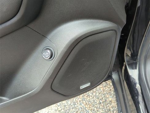 Certified 2023 GMC Acadia SLE w/ Driver Convenience Package image 22