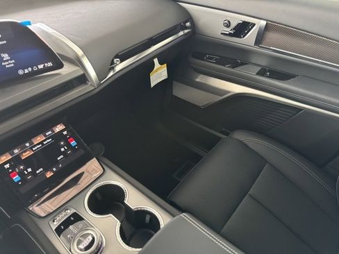 New 2026 Cadillac Vistiq Luxury image 19