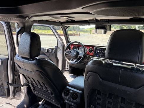 Used 2021 Jeep Wrangler Unlimited Rubicon AWD/4WD image 27