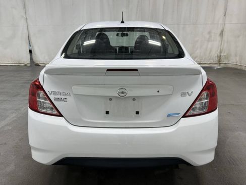 Used 2015 Nissan Versa SV w/ SV Appearance Package FWD image 5