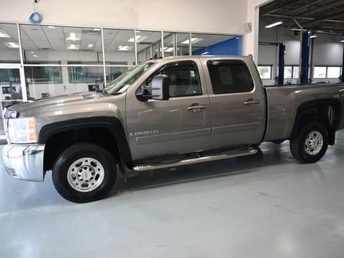 Used 2007 Chevrolet Silverado 2500 LTZ w/ EZ-Lift Tailgate Package AWD/4WD image 8