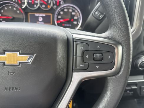 Used 2021 Chevrolet Silverado 1500 Custom w/ Custom Max Trailering Package AWD/4WD image 18