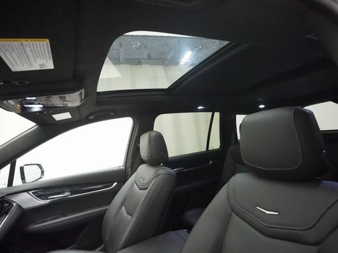 Used 2024 Cadillac XT6 Premium Luxury w/ LPO, Floor Liner Package image 32