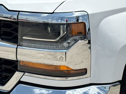 Used 2018 Chevrolet Silverado 1500 LT w/ Texas Edition RWD image 4