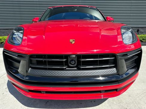 Certified 2026 Porsche Macan AWD/4WD image 8