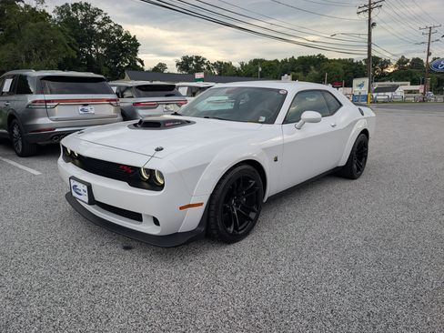Used 2022 Dodge Challenger R/T Scat Pack RWD image 2