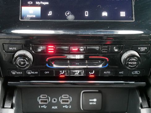 Used 2024 Jeep Grand Cherokee Altitude image 32