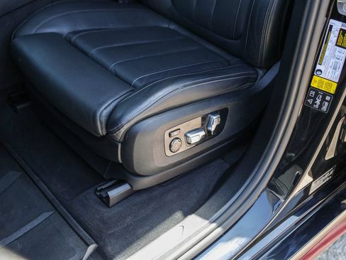 Used 2020 BMW X7 xDrive40i w/ M Sport Package AWD/4WD image 8