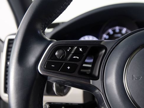 Certified 2023 Porsche Cayenne S Platinum AWD/4WD image 28