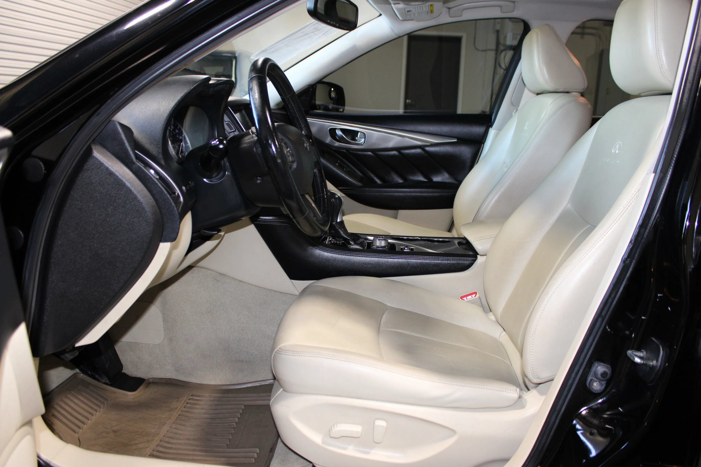Used 2014 INFINITI Q50 Premium w/ Navigation Package AWD/4WD image 9