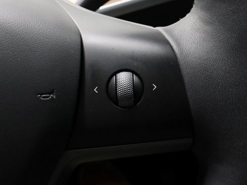 Used 2024 Tesla Model Y Long Range image 28