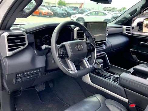 Used 2025 Toyota Tundra Platinum AWD/4WD image 18