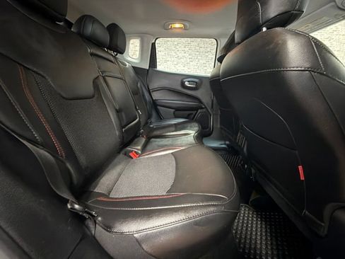 Used 2019 Jeep Compass Trailhawk AWD/4WD image 13