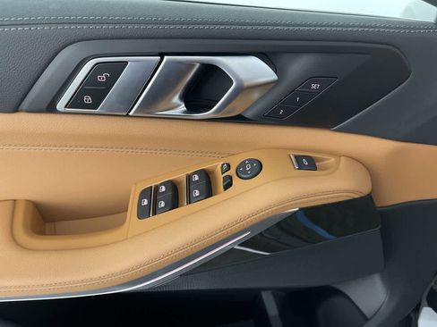 Used 2022 BMW X5 xDrive40i w/ Premium Package image 11