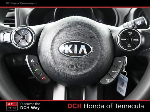 Used 2016 Kia Soul + FWD image 9