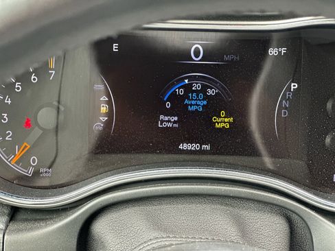Used 2022 Jeep Grand Cherokee Laredo X AWD/4WD image 24