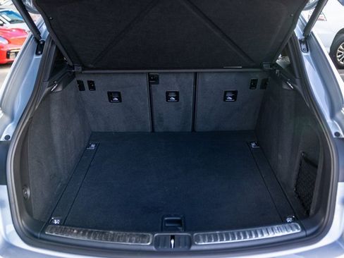 Certified 2025 Porsche Macan image 33