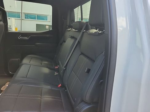 Used 2023 Chevrolet Silverado 1500 High Country w/ Technology Package image 14