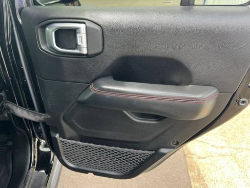 Used 2019 Jeep Wrangler Unlimited Rubicon w/ Advanced Safety Group AWD/4WD image 11