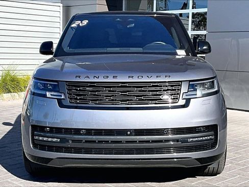 Used 2023 Land Rover Range Rover SE image 2
