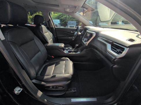 Used 2019 GMC Acadia SLT w/ LPO, Floor Liner Package AWD/4WD image 16