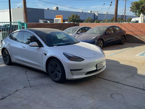 Used 2022 Tesla Model 3 RWD image 2
