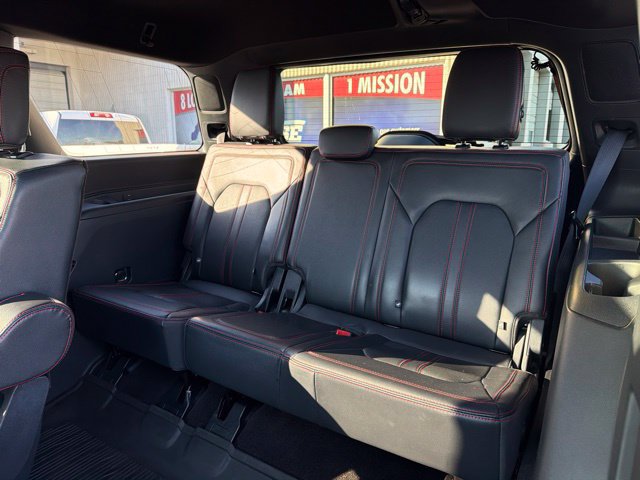 Used 2023 Ford Expedition Limited AWD/4WD image 28