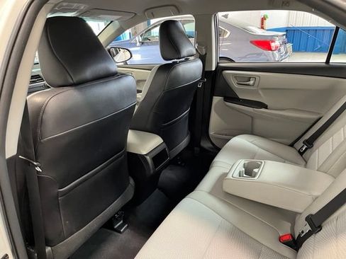 Used 2016 Toyota Camry SE FWD image 17