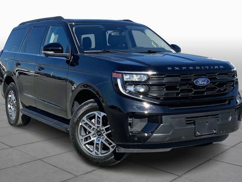 Certified 2025 Ford Expedition Active image 3