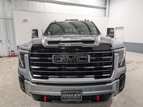 Used 2025 GMC Sierra 2500 AT4 w/ AT4 Premium Plus Package image 8